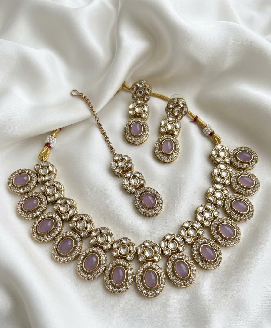 Royal & Kundan Bridal Jewelry Set - Choker Necklace, Earrings & Maang Tikka
